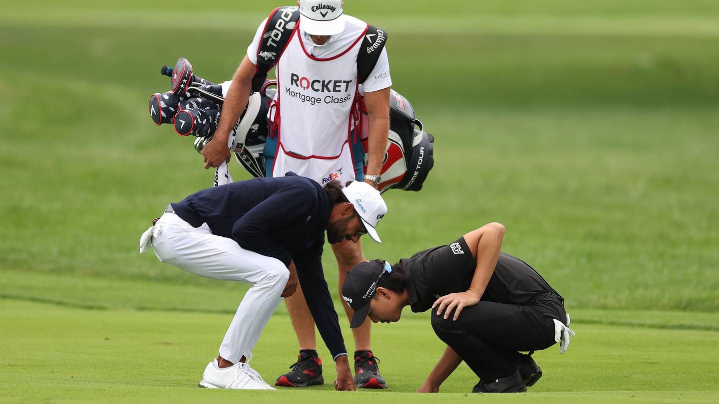 Akshay Bhatia loses ball down the drain, but holds the lead at the Rocket Mortgage Classic  WSB-TV Channel 2 [Video]