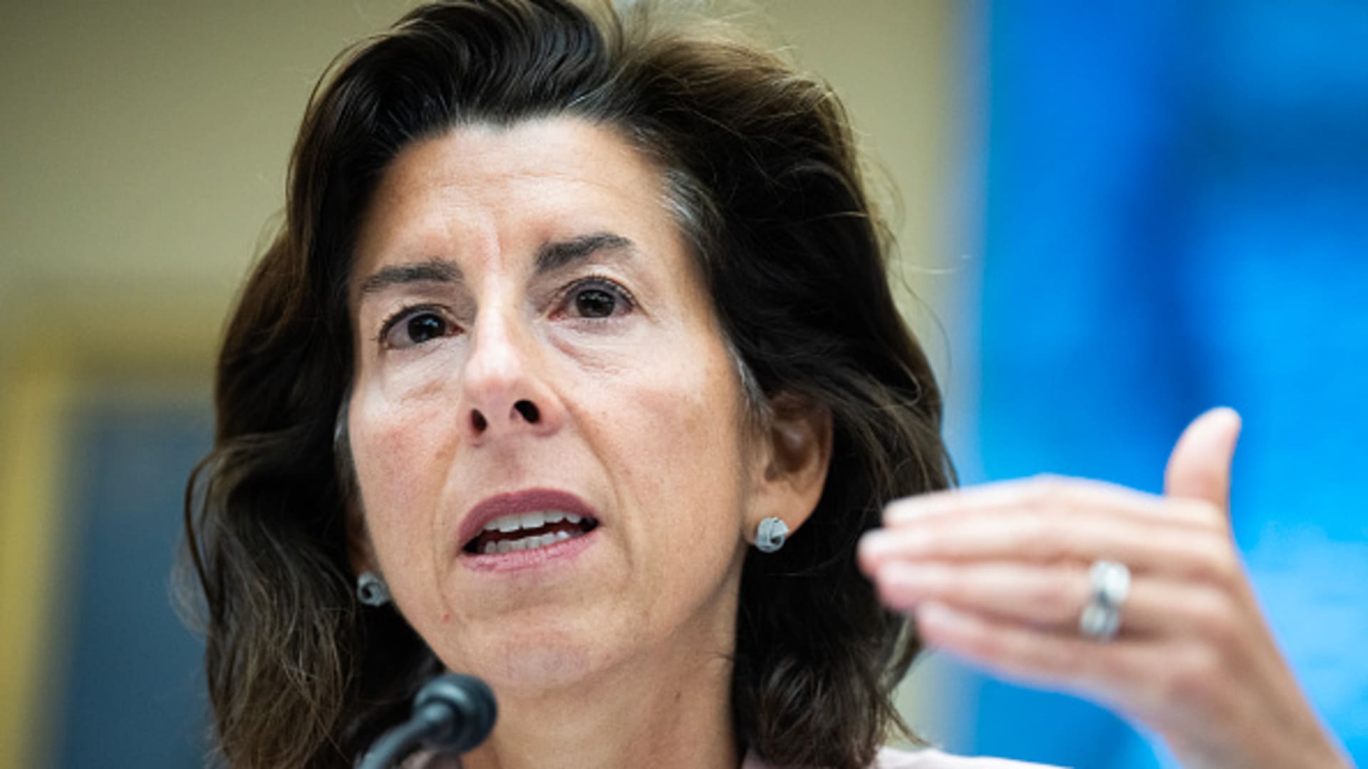 Democrats ask Raimondo for more oversight on CHIPS funding [Video]