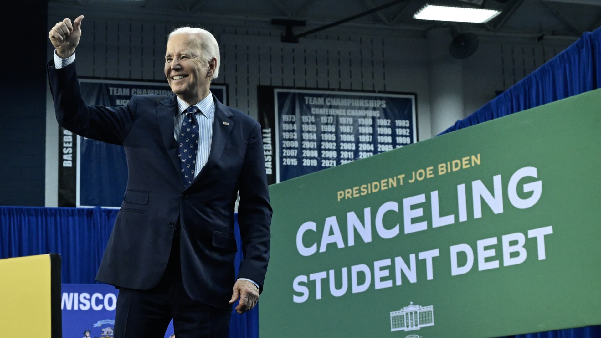 Biden student loan plan to resume amid legal challenge: appeals court [Video]