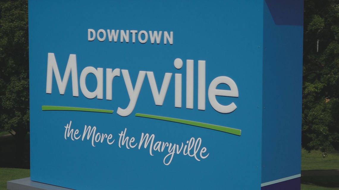 New signs installed to greet people entering downtown Maryville and help show them around [Video]