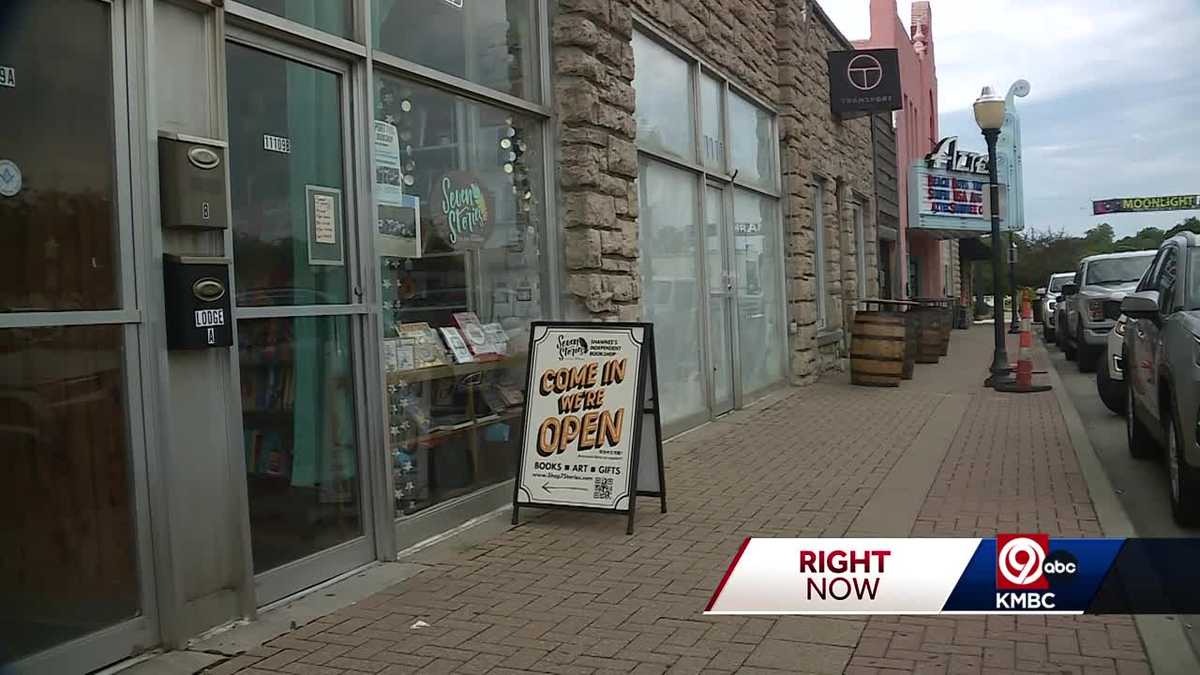 15-year-old Shawnee bookstore owner fights to save beloved store [Video]