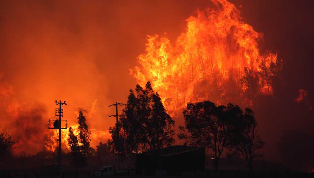 Wildfires are growing under climate change, and their smoke threatens farmworkers, study says [Video]