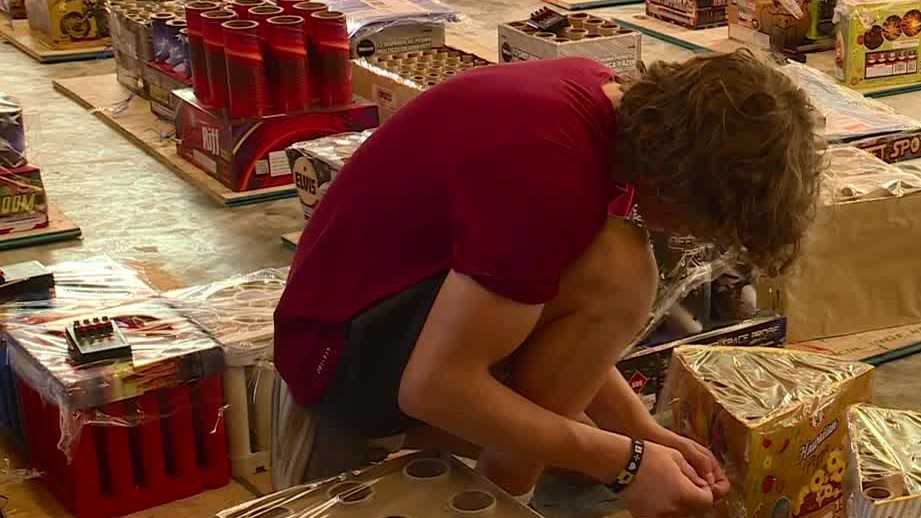 Two teens orchestrate small Alabama town’s Fourth of July fireworks show [Video]