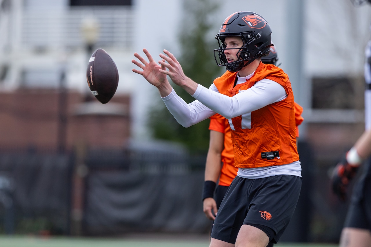 Oregon State quarterback recruiting market: Bearish for 2025, bullish for 2026 [Video]