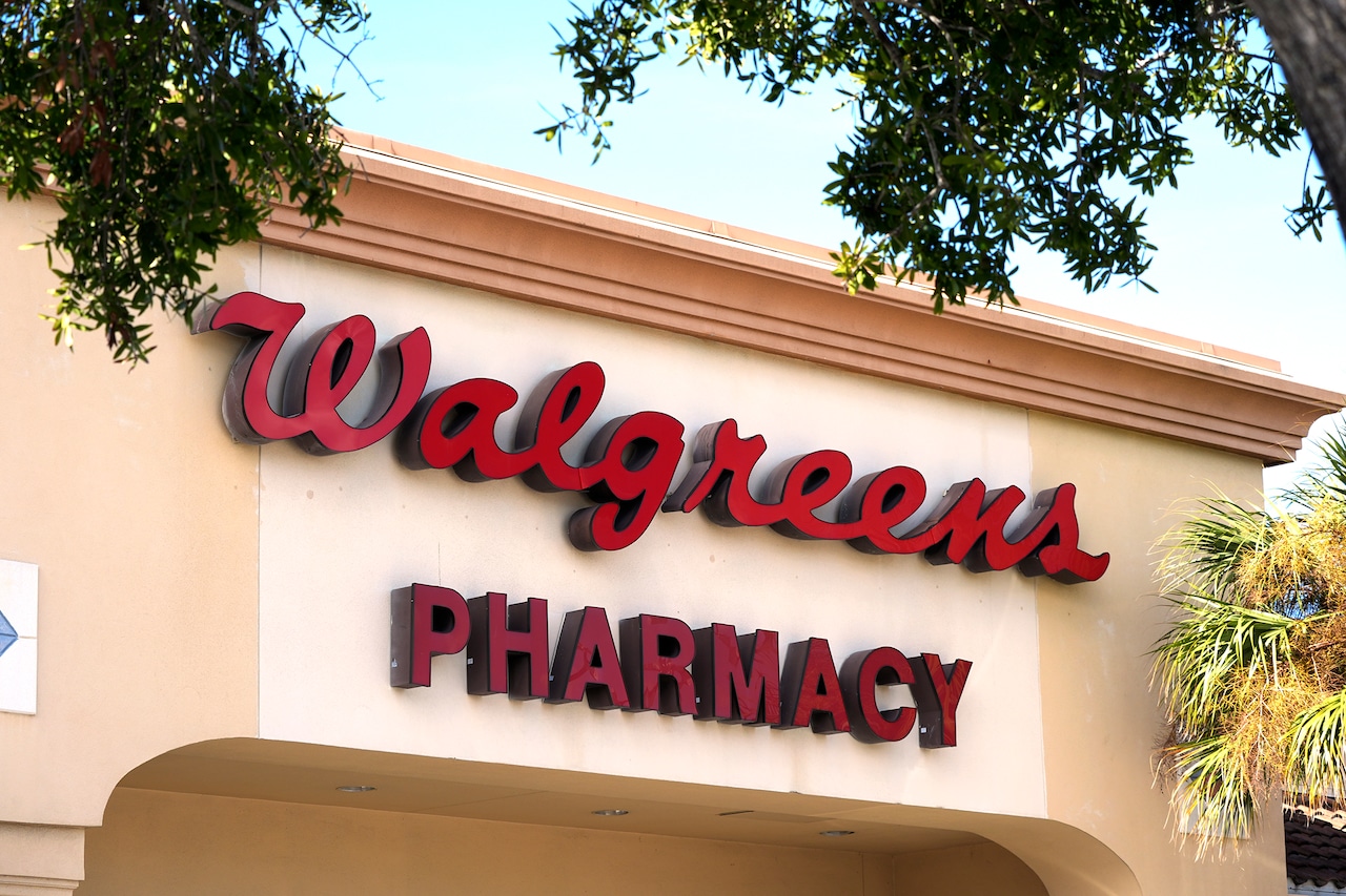 Walgreens is closing about 2,150 stores nationwide by 2027 that are ‘underperforming’ [Video]