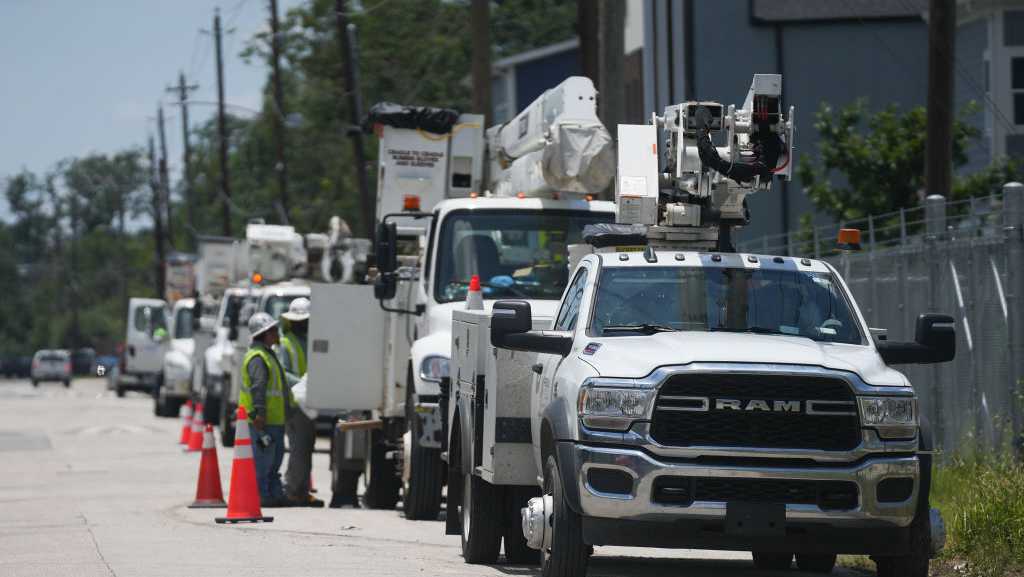 Houston residents stew and swelter after storm Beryl leaves millions without power [Video]