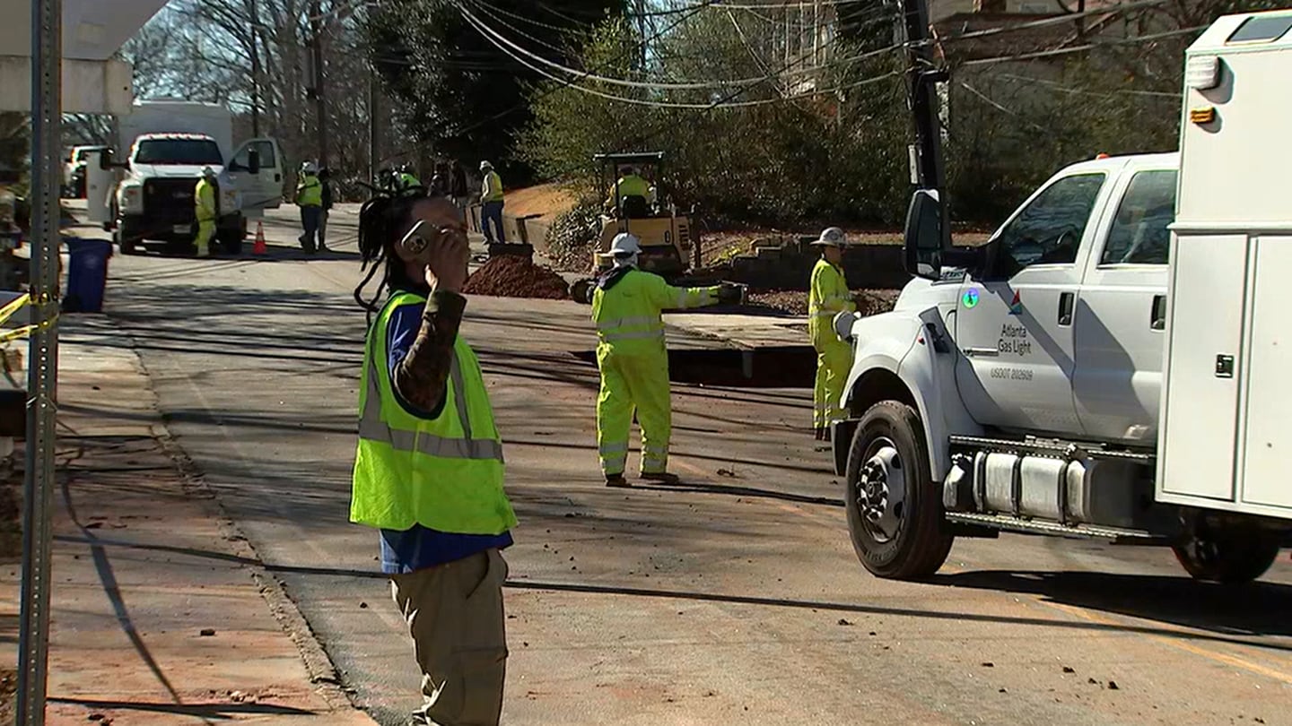 Work crews to close streets in Decatur for water main repairs starting Sunday, expect traffic, noise  WSB-TV Channel 2 [Video]