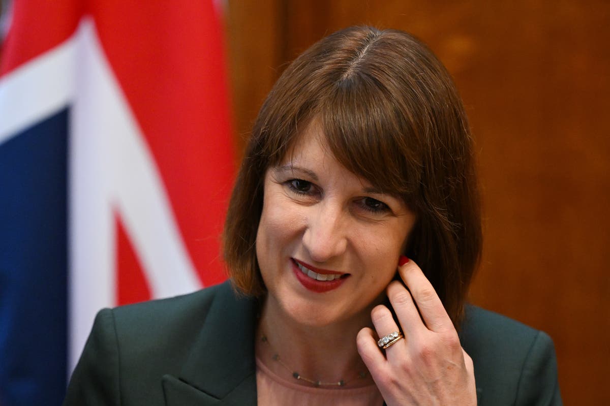 Rachel Reeves to unveil broke Britain dossier as Jeremy Hunt hits back with tax scam claim [Video]