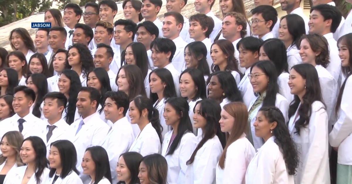 JABSOM students receive their white coats to start their medical school journey | Local [Video]