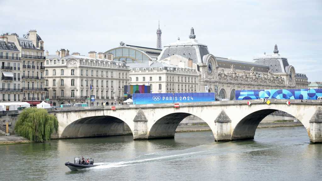 Triathlon cancels Olympic swim training for 2nd straight day due to poor water quality in Seine [Video]