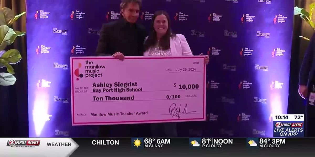 Ashley Siegrist recognized as Barry Manilow Project Award winner [Video]