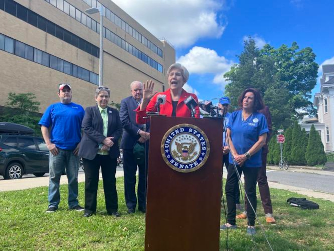 Mass. Sen. Warren rolls out half-trillion-dollar plan to tackle US housing crisis [Video]