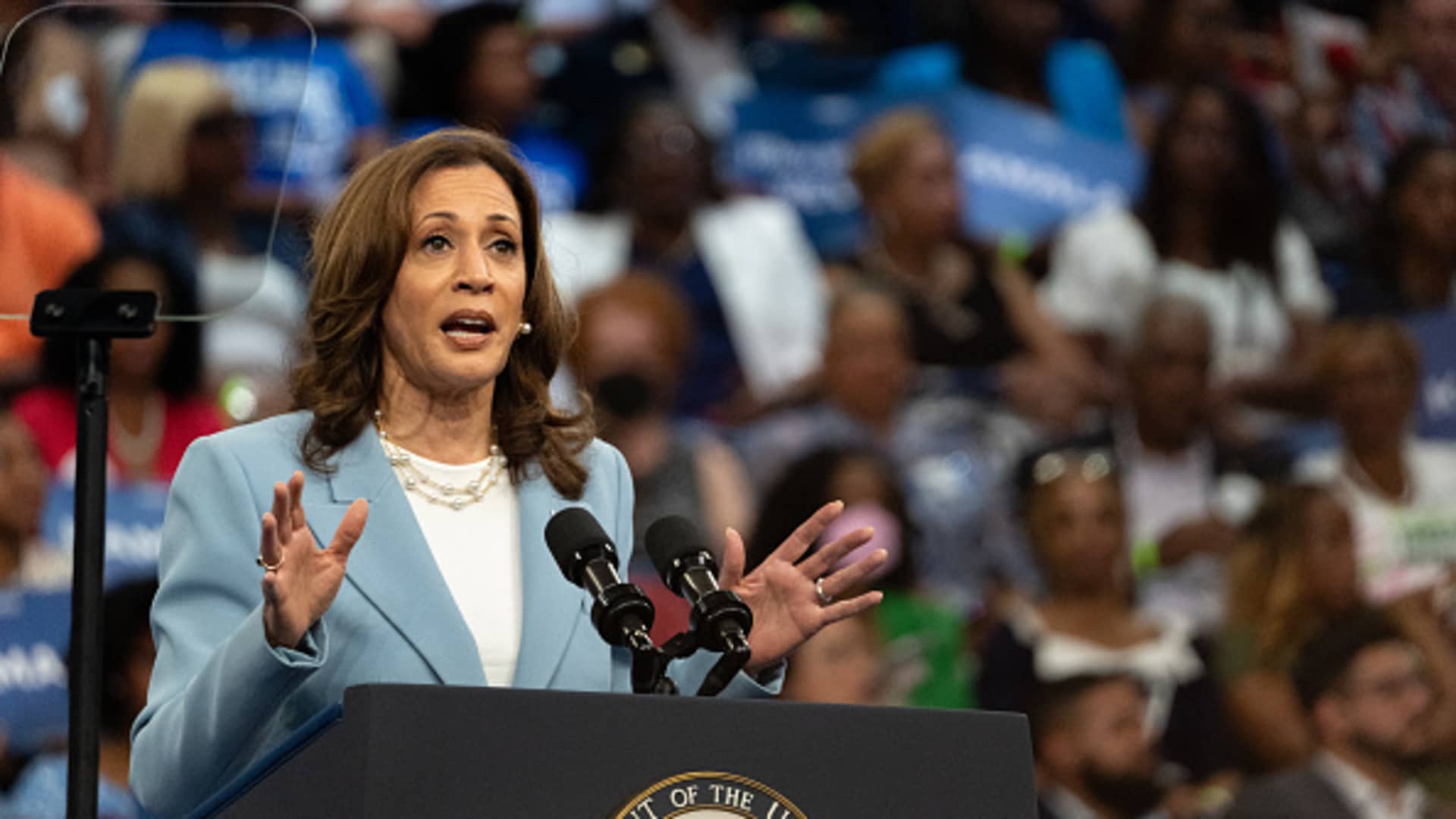 Kamala Harris is murky on antitrust. Wall Street sees an opportunity [Video]