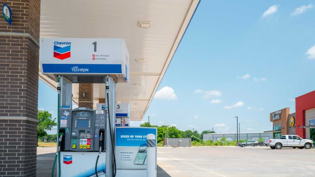 Chevron to move HQ from California to oil-loving Texas [Video]