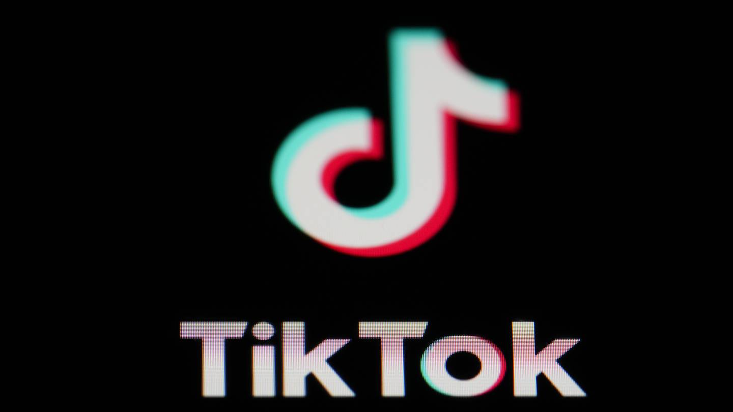 Justice Department sues TikTok, accusing the company of illegally collecting children’s data  WSOC TV [Video]