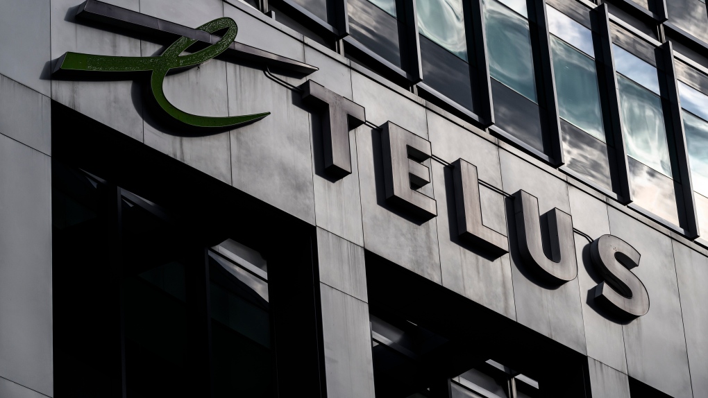 Steelworkers protest in Montreal against Telus “disguised dismissal” [Video]