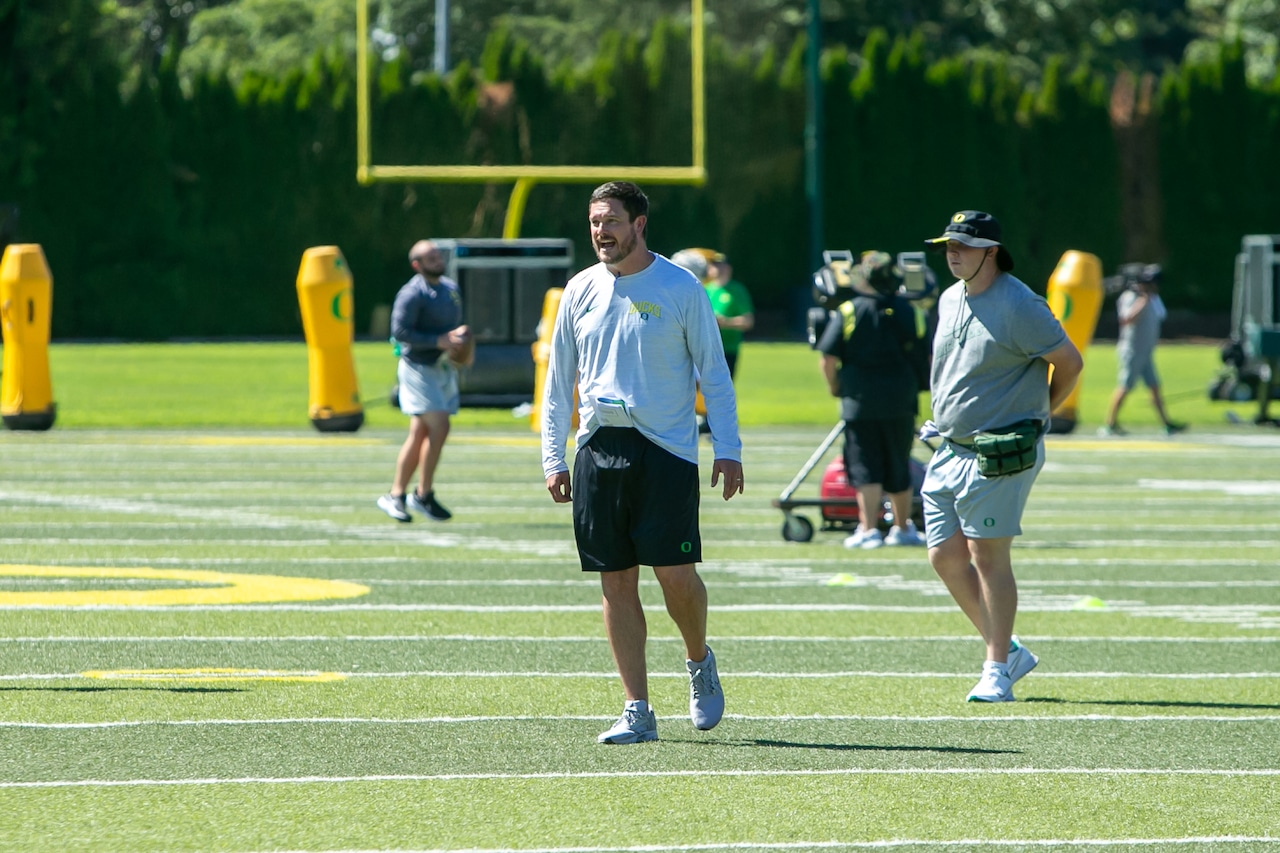 Dan Lanning, Oregon Ducks mark start of Big Ten era [Video]