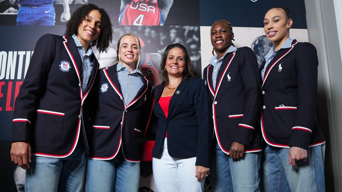 Jen Rizzotti emotional after coaching U.S. 33 womens team to Olympic bronze medal in Paris  NBC Connecticut [Video]