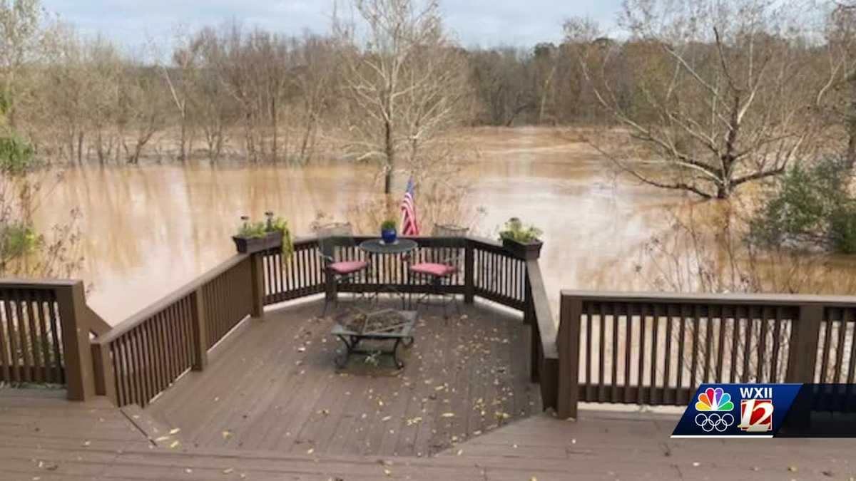 North Carolina ‘Can cows swim?’ People along Yadkin River share flooding stories & concerns ahead of Debby’s arrival [Video]