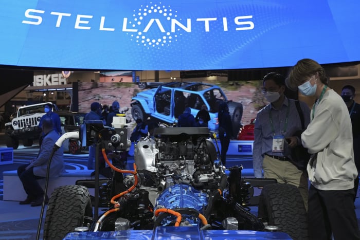 Stellantis warns union of 2,000 or more potential job cuts at an auto plant outside Detroit [Video]