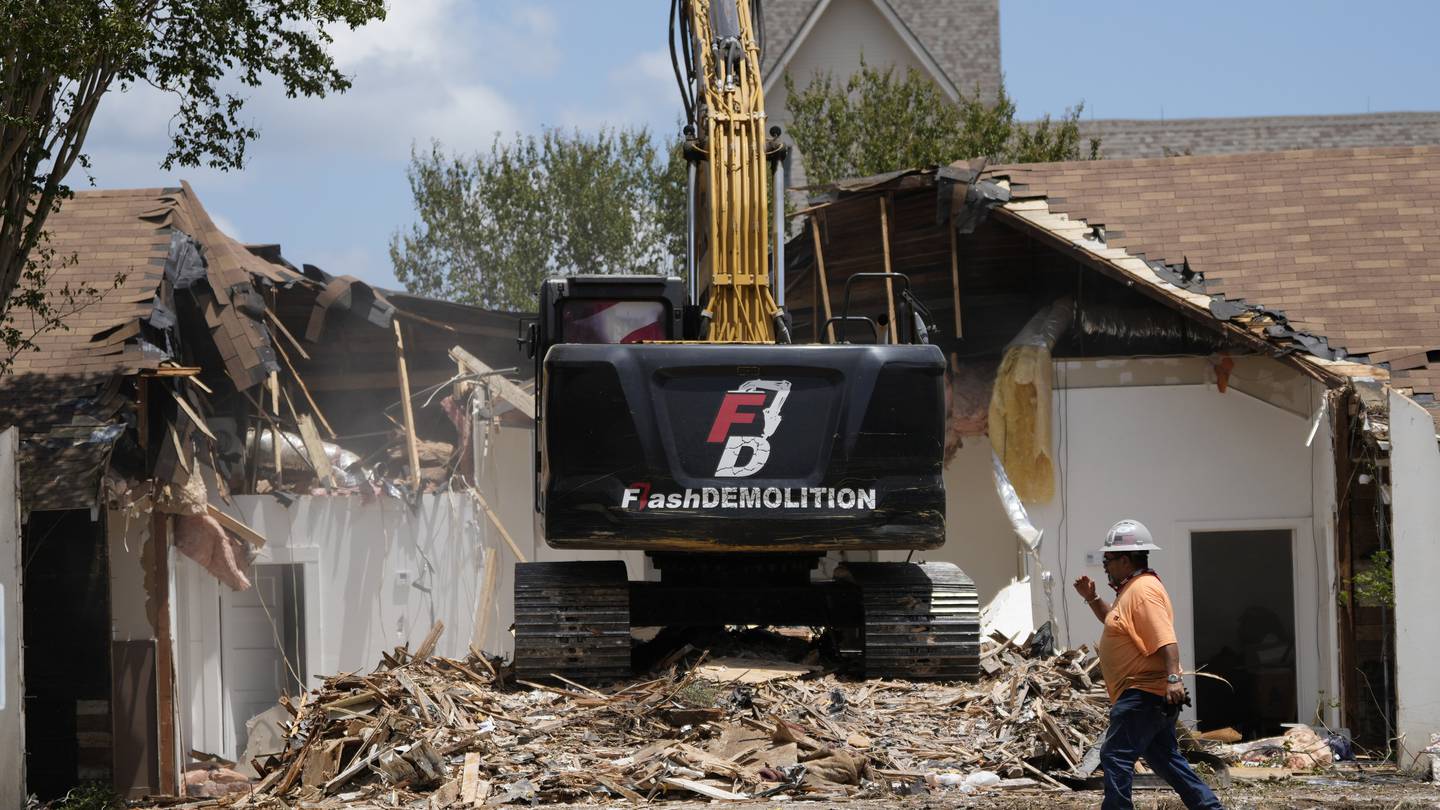 Crews begin demolishing Texas church where gunman killed more than two dozen in 2017  WSOC TV [Video]