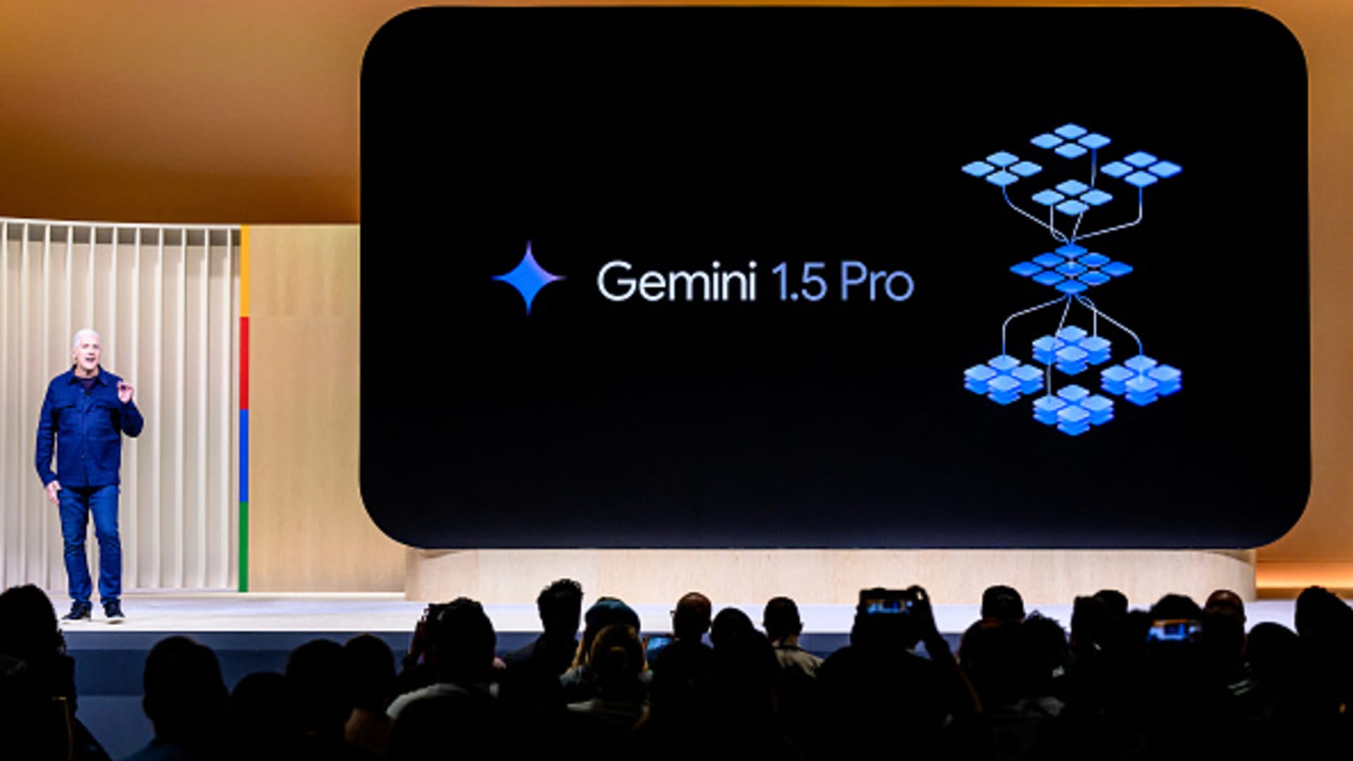 Google live Gemini demo lifts pressure on Apple as AI hits smartphones [Video]