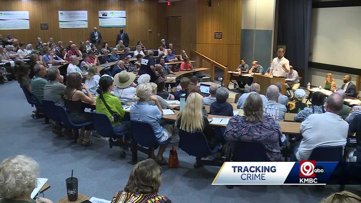 Over 100 people pack in for Brookside, Waldo crime panel discussion [Video]