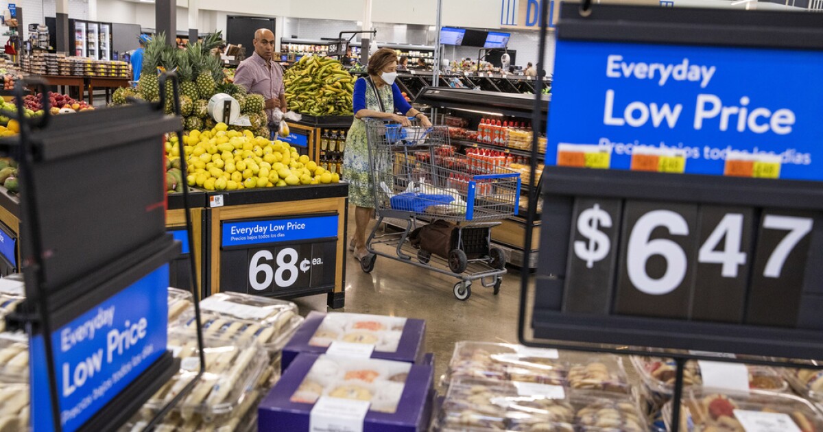 Economy is having an impact on the campaign trail [Video]