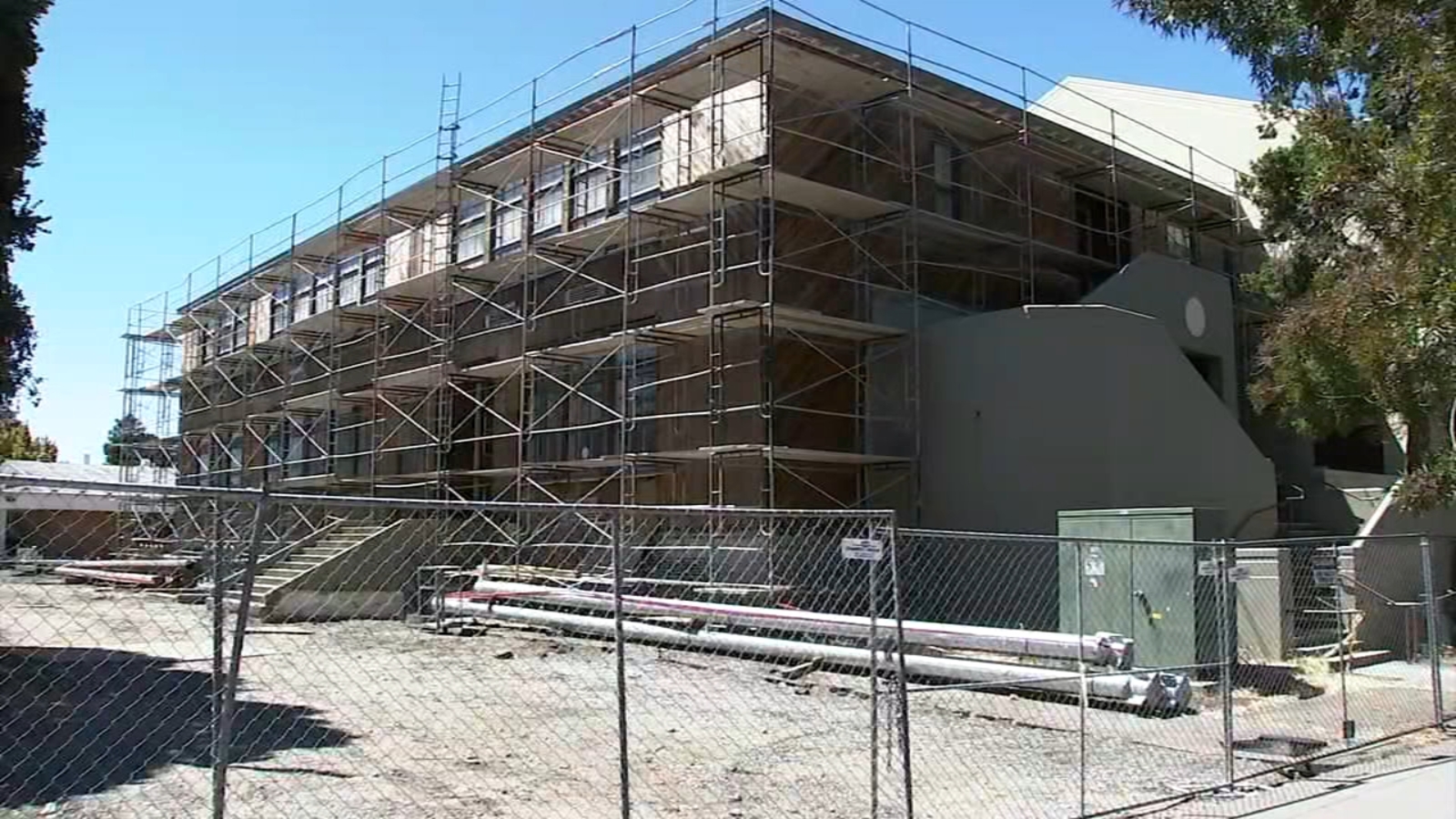 Dry rot found at Berkeley’s Longfellow Middle School forces classes to relocate for start of new school year: Here’s where [Video]