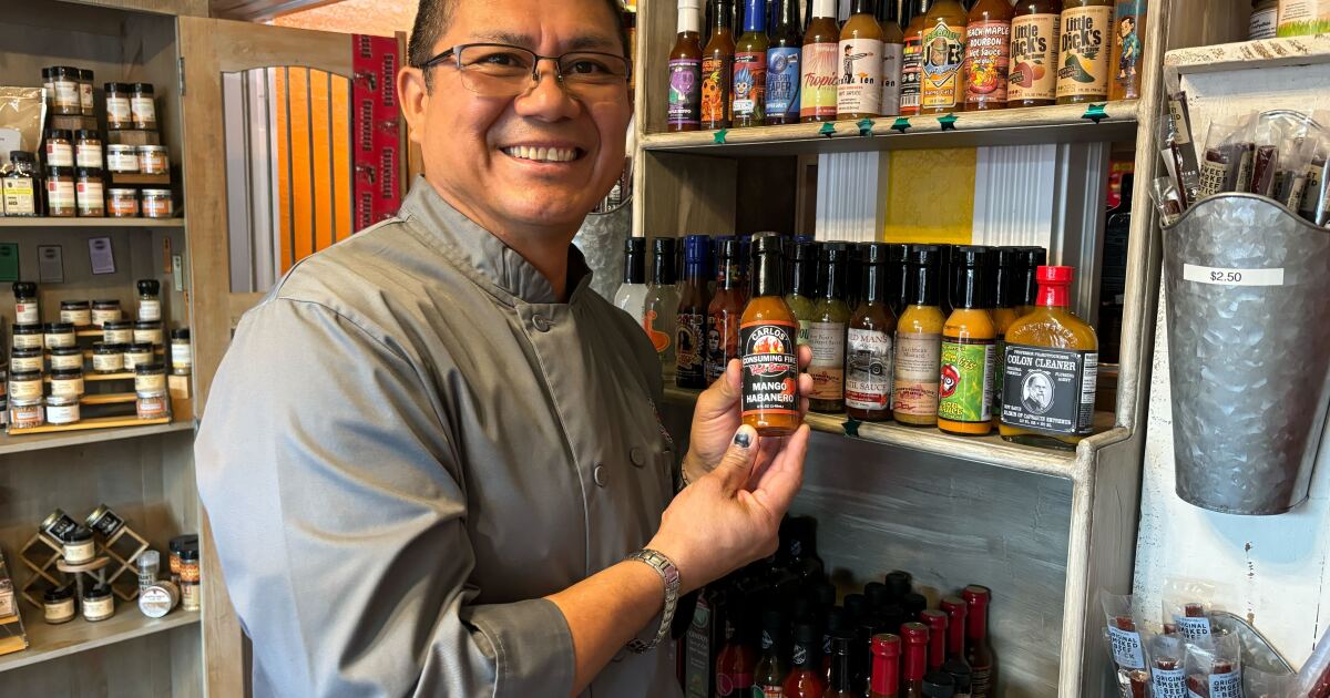 Hot sauce company goes from from small business to big leagues [Video]