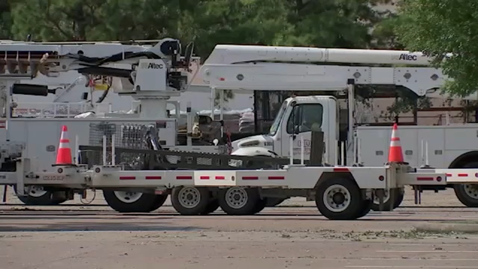 CenterPoint hosts first of 16 open houses to address failures during Hurricane Beryl [Video]