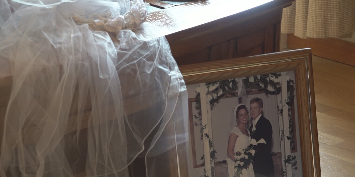 I was shocked: Woman discovers after 25 years that dry cleaning business mixed up her wedding dress [Video]