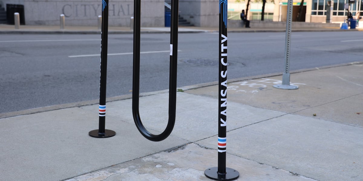 Kansas City offering to provide free bike racks across city [Video]