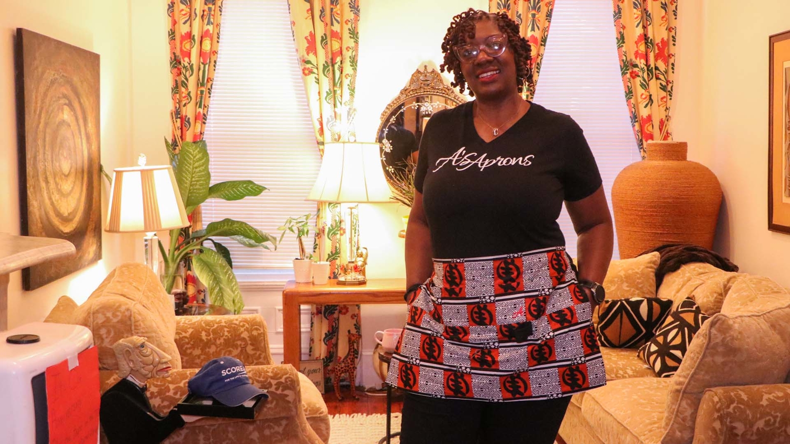 Philadelphia woman creates fashionable, practical apron business [Video]