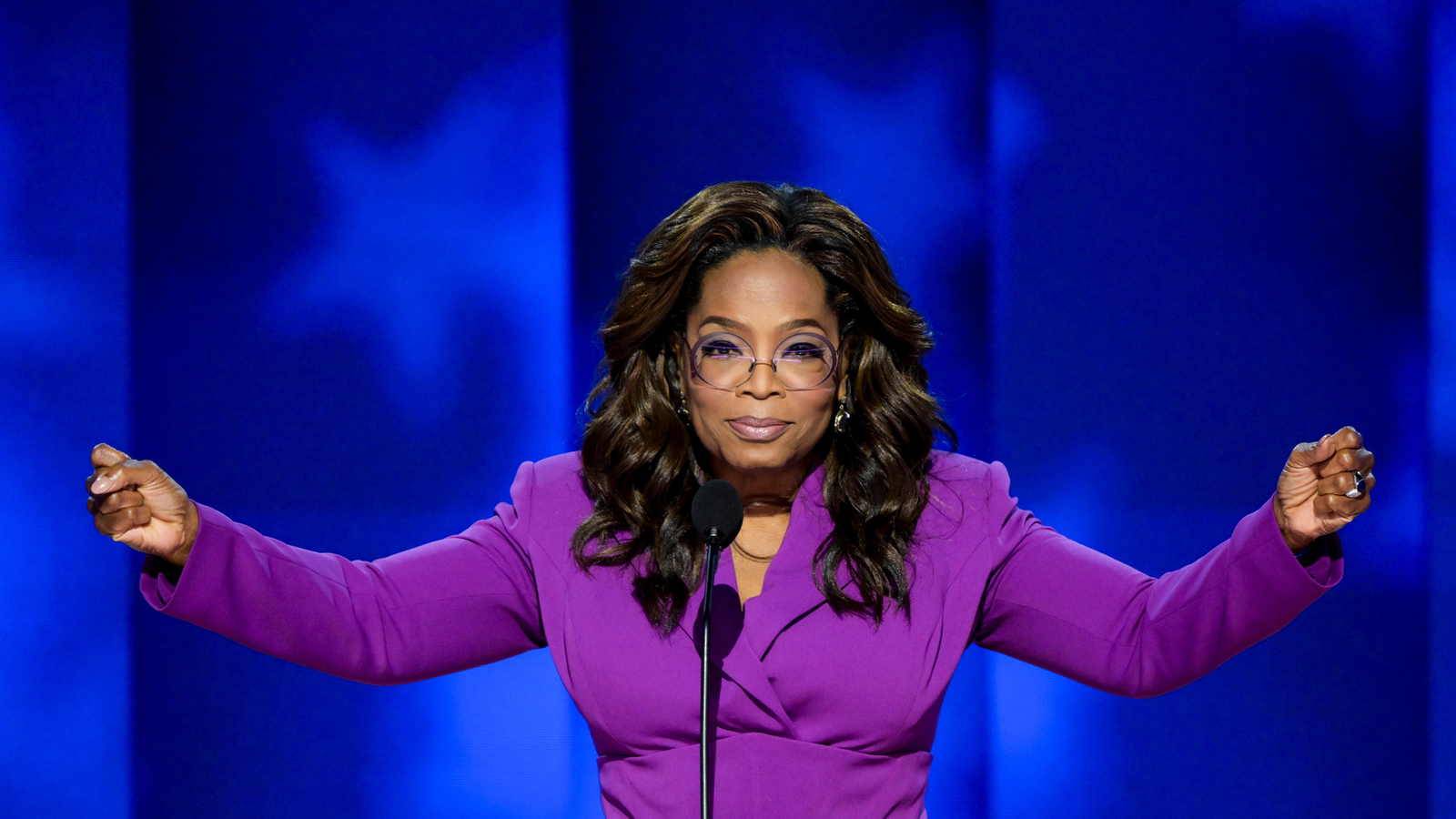 Oprah Winfrey full speech; TV start makes surprise appearance at DNC: ‘Decency and respect are on the ballot’ [Video]