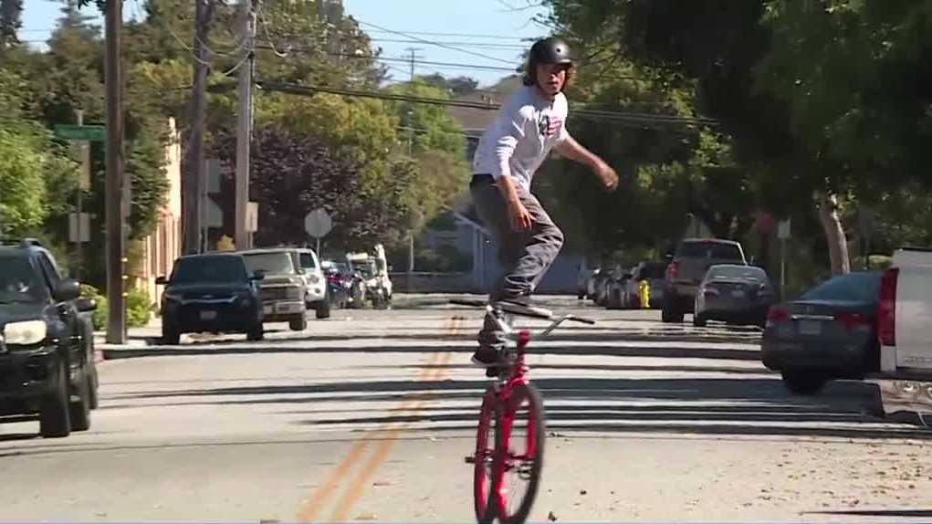 California man breaks ‘bike surfing’ world record [Video]