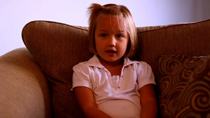 Father interviews daughter on every first day of school in viral video | Lifestyle