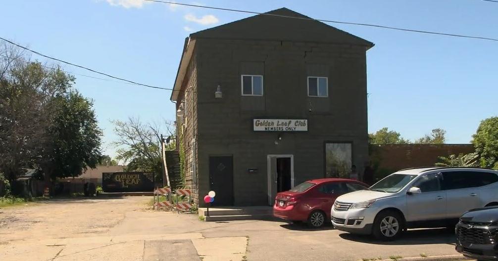 Golden Leaf Club gets Flint kids ready for school | Video