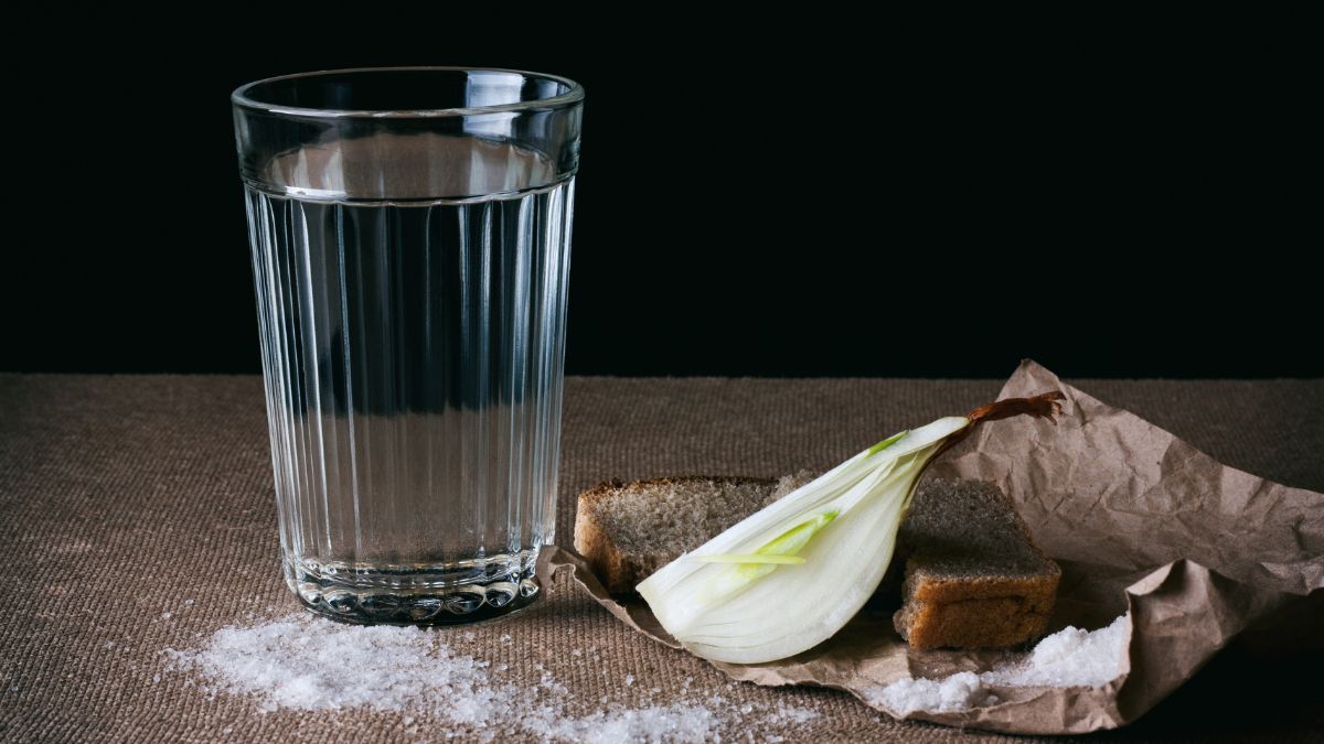 5 Incredible Benefits Of Starting Your Day By Drinking Salted Water On Empty Stomach [Video]