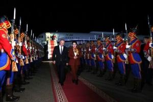 Mongolia rolls out red carpet for Putin despite war crimes accusations [Video]