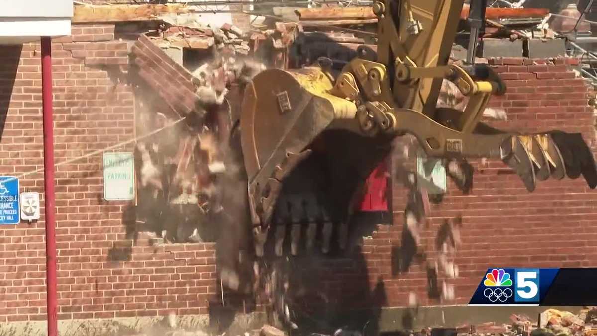 Demolition of Central Fire Station begins in Lebanon [Video]