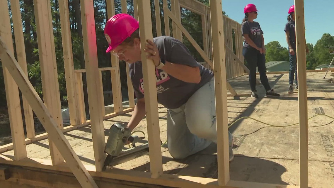 Habitat for Humanity’s ‘Women Build’ event helps construct home in Burlington [Video]