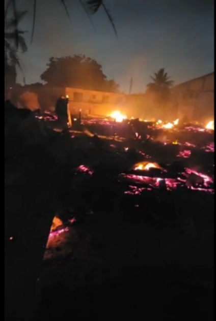 Fire ravages over 50 wooden structures near Ofankor Barrier [Video]