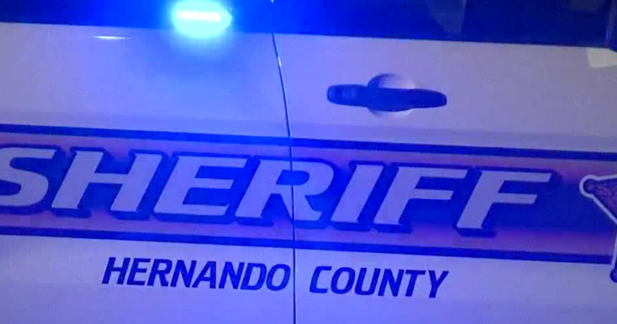 Hernando County deputies searching for suspect armed with knife [Video]