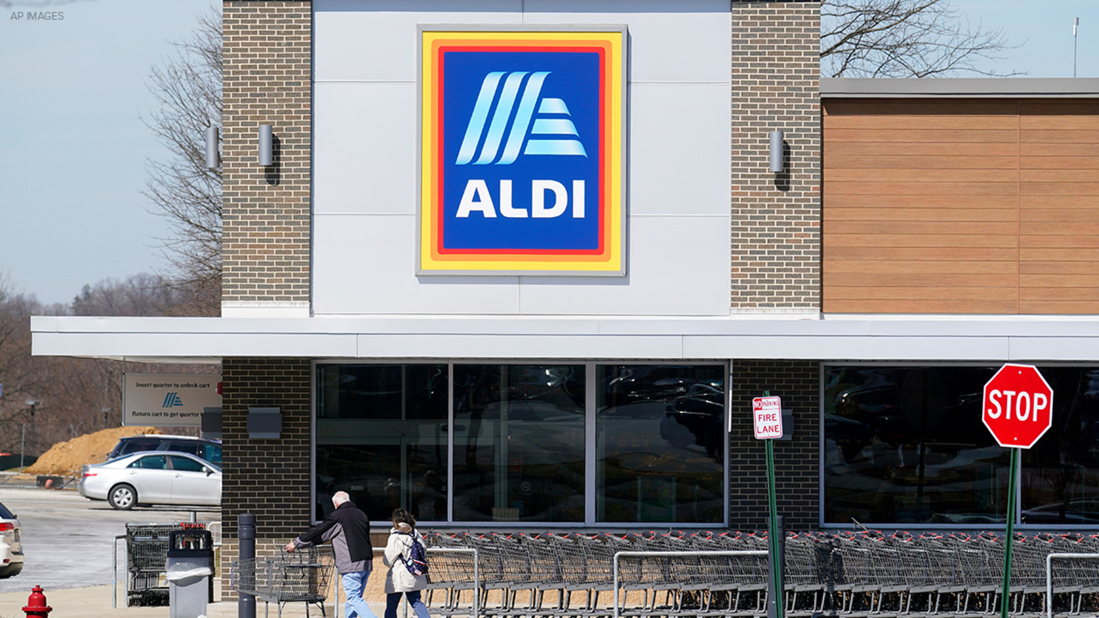 Aldi raises starting pay for store employees and warehouse workers [Video]