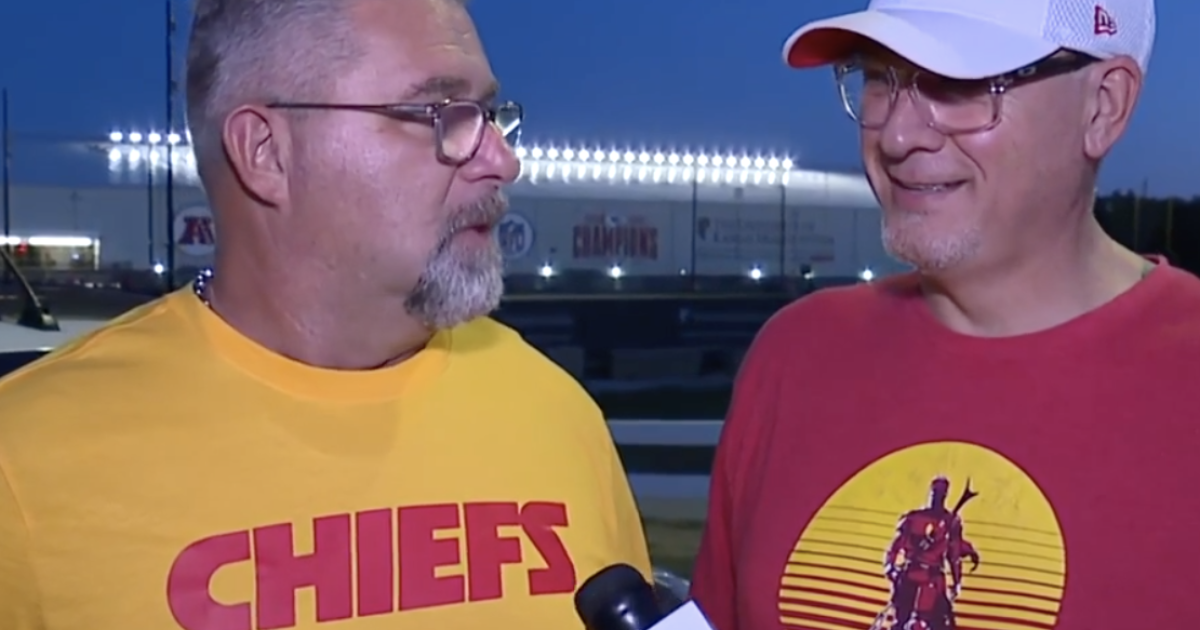 Chiefs fans start game day early with breakfast tailgating [Video]