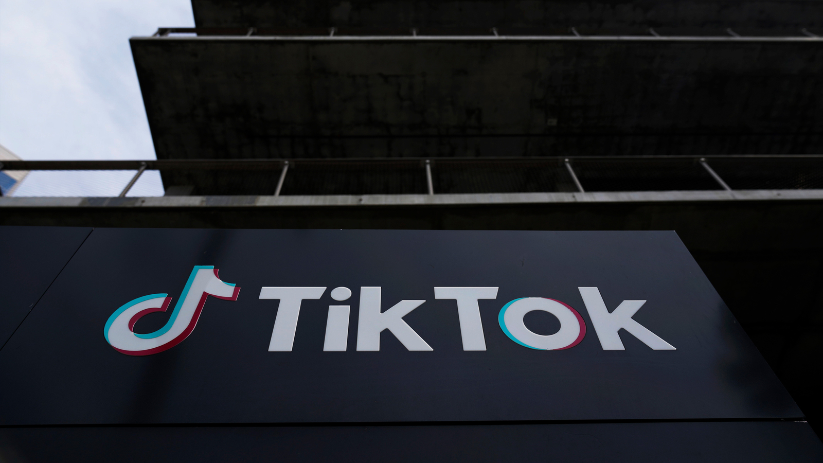 TikTok heads to court over US law that could lead to a ban on the popular social media platform [Video]