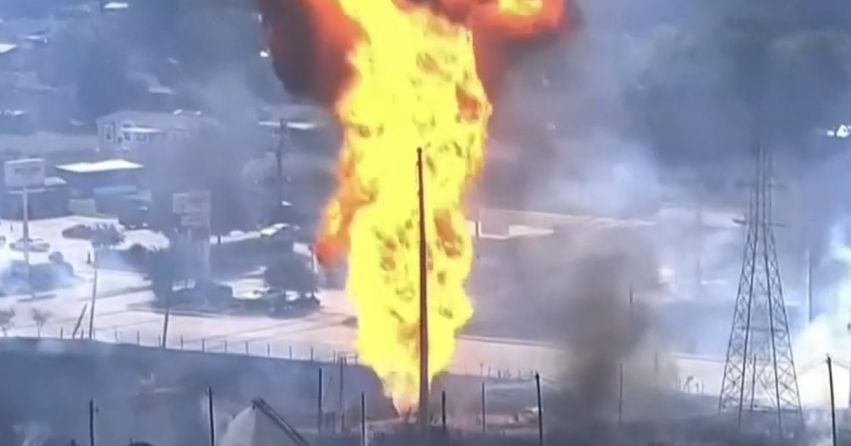 Pipeline explosion, fire prompt evacuations in Houston suburb [Video]