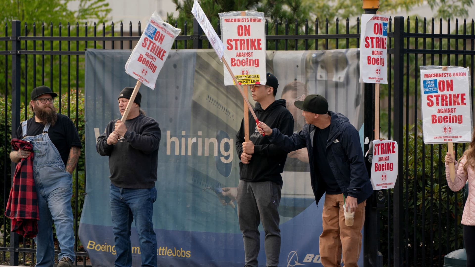 Boeing freezes hiring in sweeping cost cuts as it grapples with strike [Video]