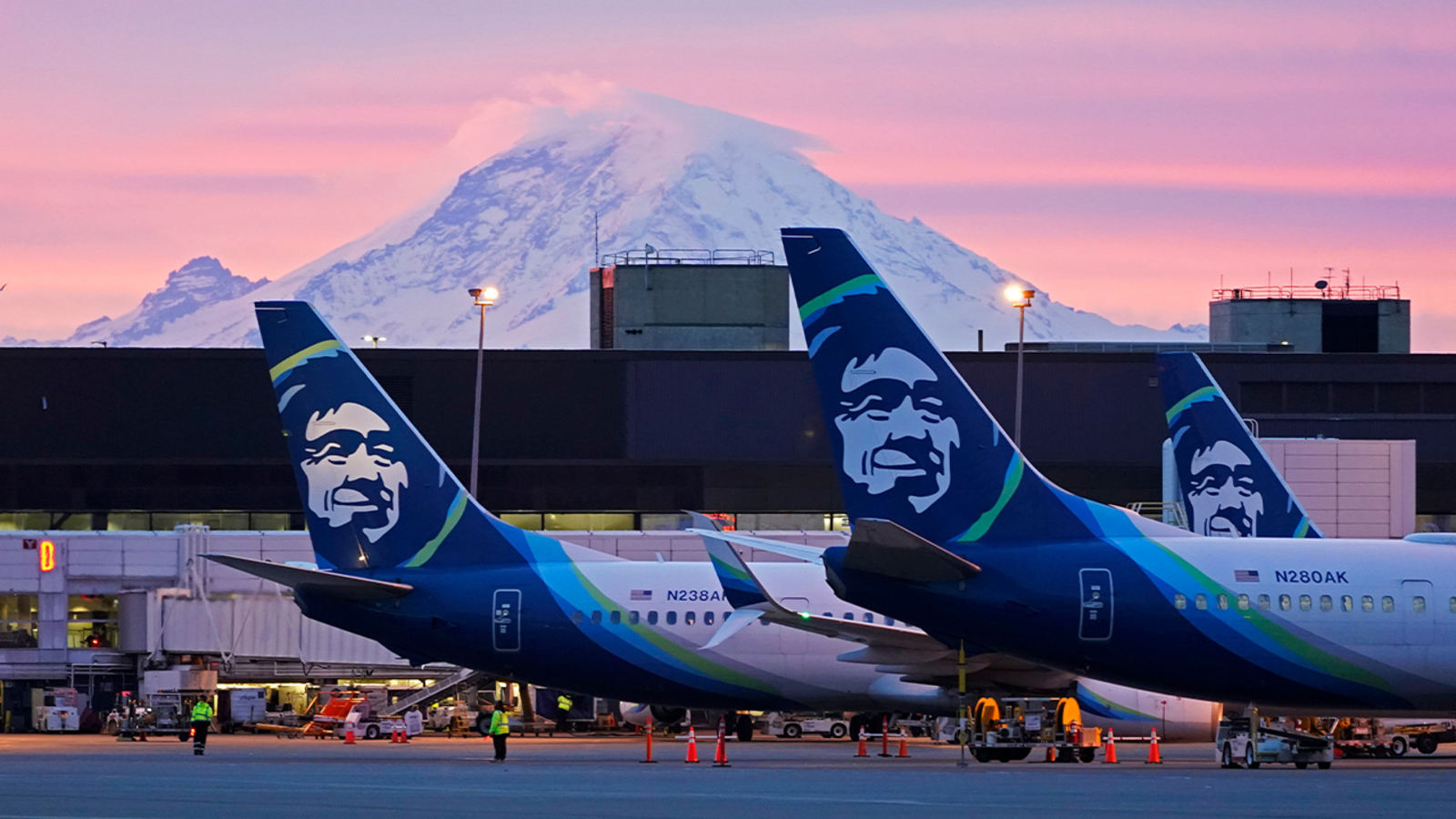 Alaska Airlines completes its acquisition of Hawaiian Air, which will remain a separate brand [Video]